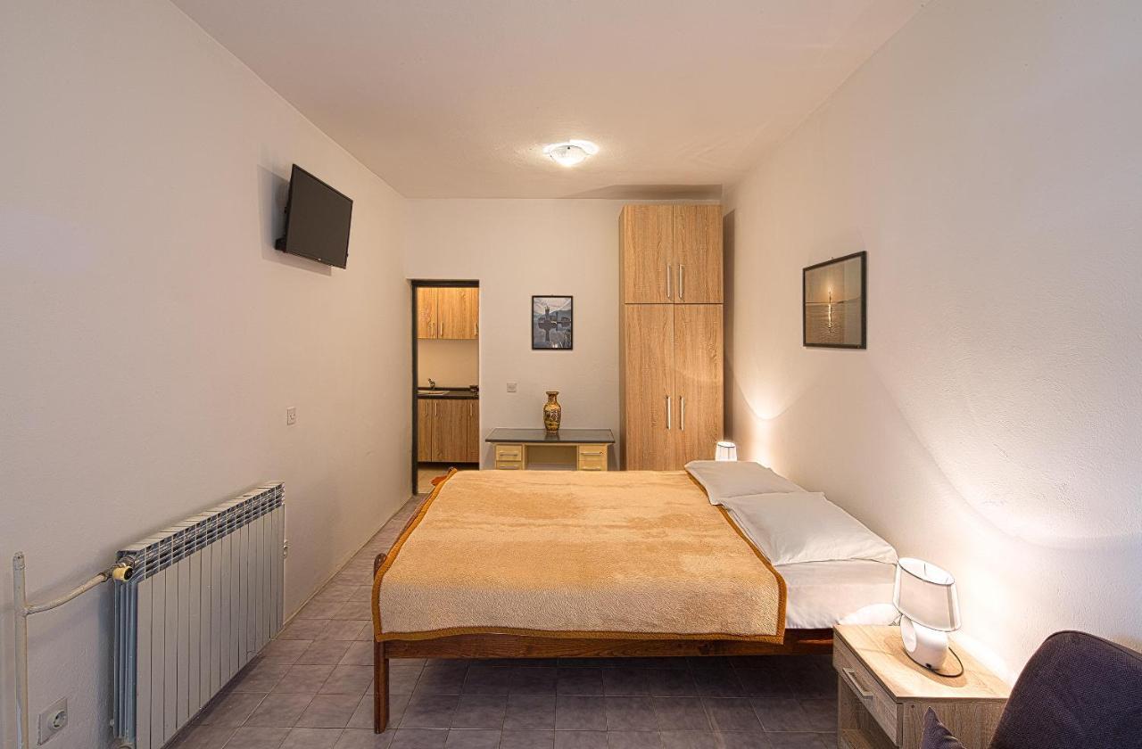 Madra Rooms And Apartments 부드바 외부 사진